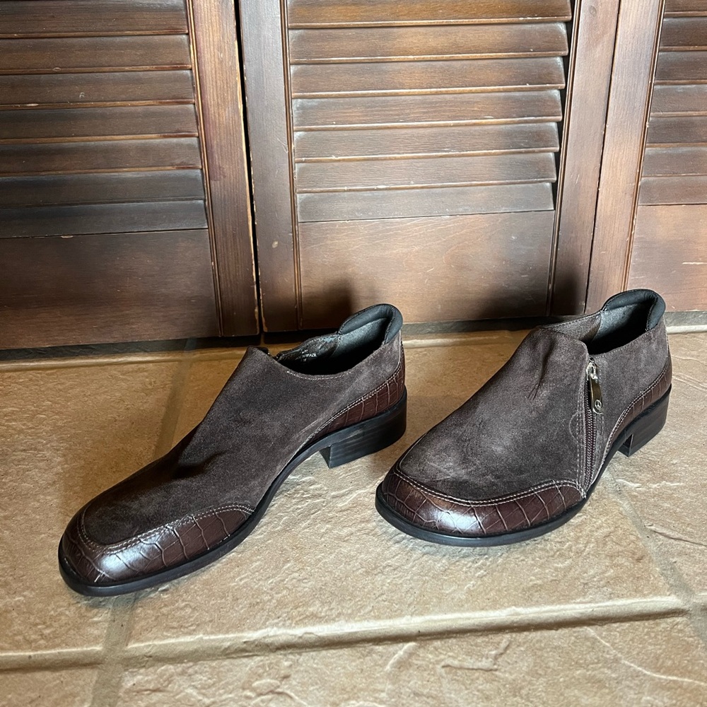 Donald J Pliner Brown Loafers